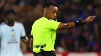 Tras el veto de Estados Unidos para el Mundial: Omar Artan arbitró la Supercopa de la UEFA