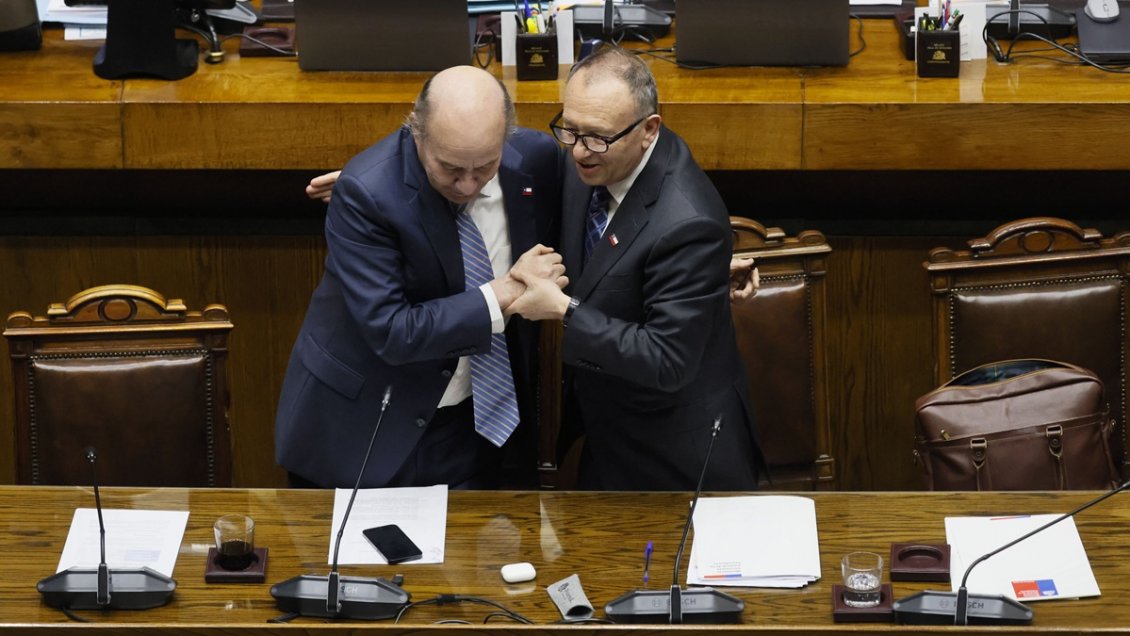 Senado aprobó los vetos del Gobierno y megarreforma salió del Congreso