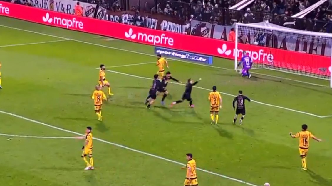 [VIDEO] Luciano Giménez cabeceó y dejó parado a Diego Sánchez en el gol de Platense a Coquimbo