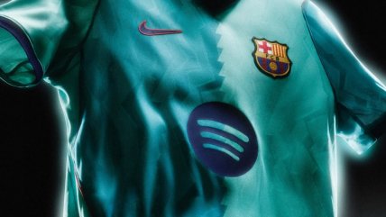   FC Barcelona lanzó su tercera equipación con los tonos verdes de mediados de los 90 