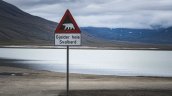 Noruego fue multado por usar sirena para despertar a un oso polar