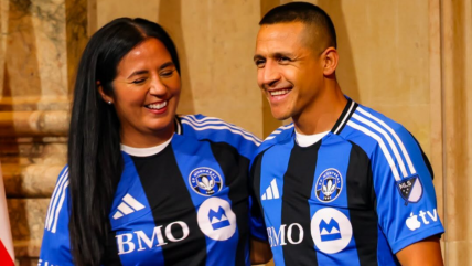   Alexis Sánchez recibió la camiseta de Montreal en su calurosa bienvenida 