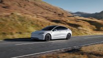 SuperGeek en Cooperativa: El liderato de Tesla en la venta de autos eléctricos en Chile