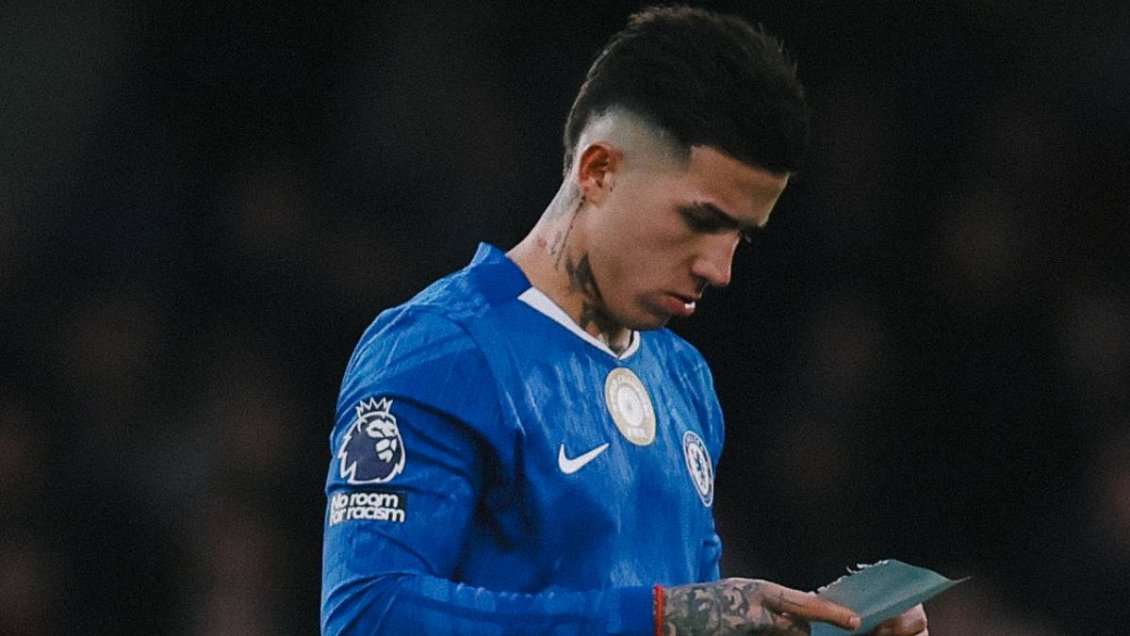 Enzo Fernández recibió pifias de hinchas de Chelsea en Stamford Bridge