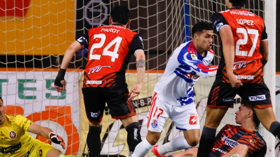 [VIDEO] Fabián Hormazábal definió con un lujo y marcó el 1-1 de la U ante Limache