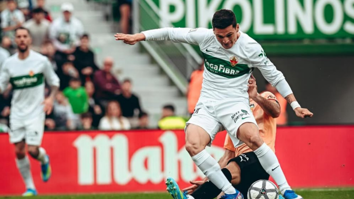 Entrenador del Elche destacó a Lucas Cepeda en vísperas del debut por la liga española