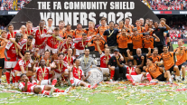 El festejo de Arsenal con la Community Shield tras imponerse a Manchester City