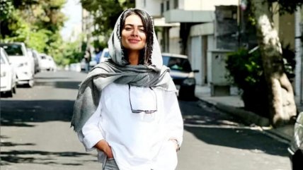   Cantante iraní va a la cárcel por actuar frente a hombres 