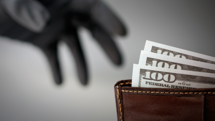 Hombre cobró durante 20 años la pensión de una mujer fallecida: Más de $737 mil millones