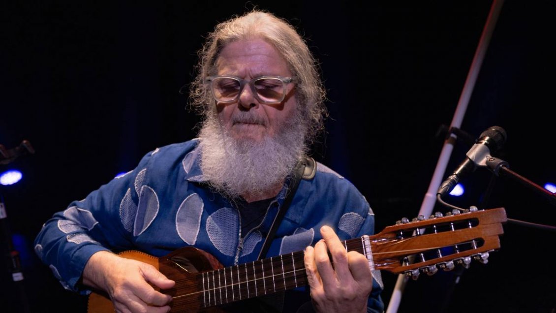 Gustavo Santaolalla y 