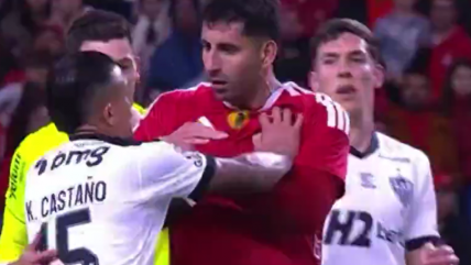   [VIDEO] Maripán tuvo un violento cruce con Kevin Castaño en duelo entre Inter y Atlético Mineiro 
