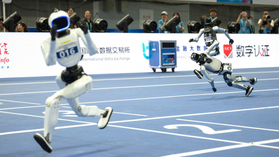 Un robot chino rompió el récord mundial humano en 100 metros planos de atletismo