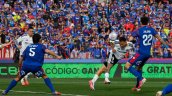 [VIDEO] Javier Correa le devolvió la ventaja a Colo Colo en el Superclásico 200