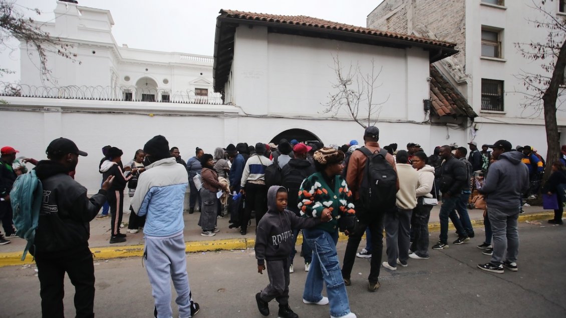 Embajada de Haití: Denuncian demora de hasta seis años y cobros de 500 mil por trámites