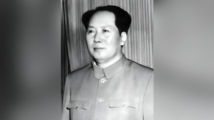 China condenó a tres años de cárcel a artista que creó esculturas satíricas sobre Mao