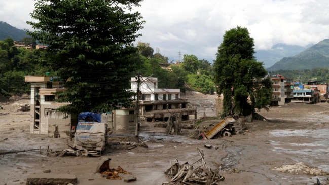 Nepal: At least 16 dead, nearly 400 missing after flood near China border
