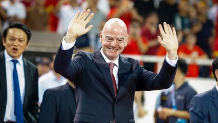   Históricos exjugadores de Argentina y Paraguay expresaron su apoyo a Infantino 
