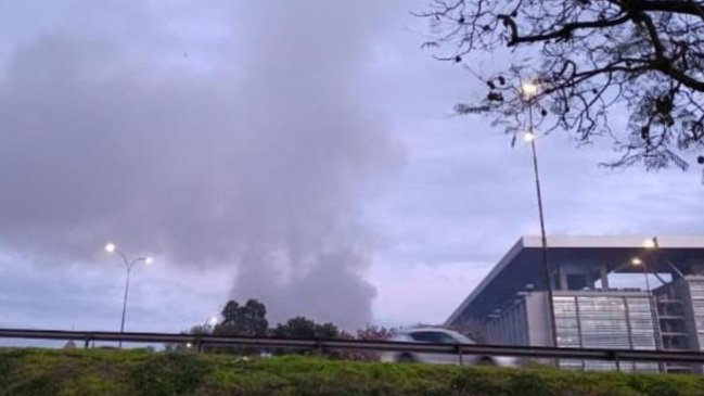 Bomberos controló incendio en Santiago 1