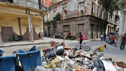 Apagones y averías agravan la crisis de agua en La Habana