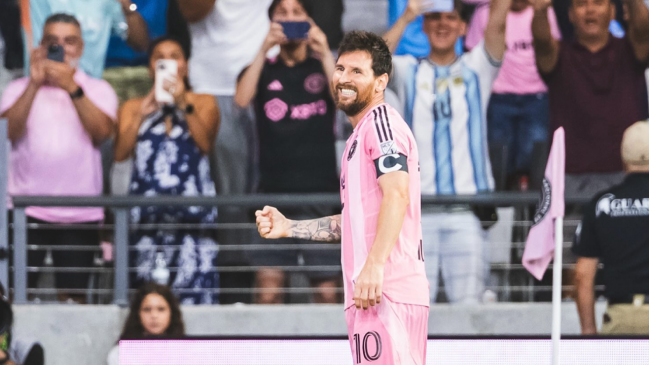   [VIDEO] Messi firmó su triplete ante CF Montreal de Alexis con golazo de tiro libre 