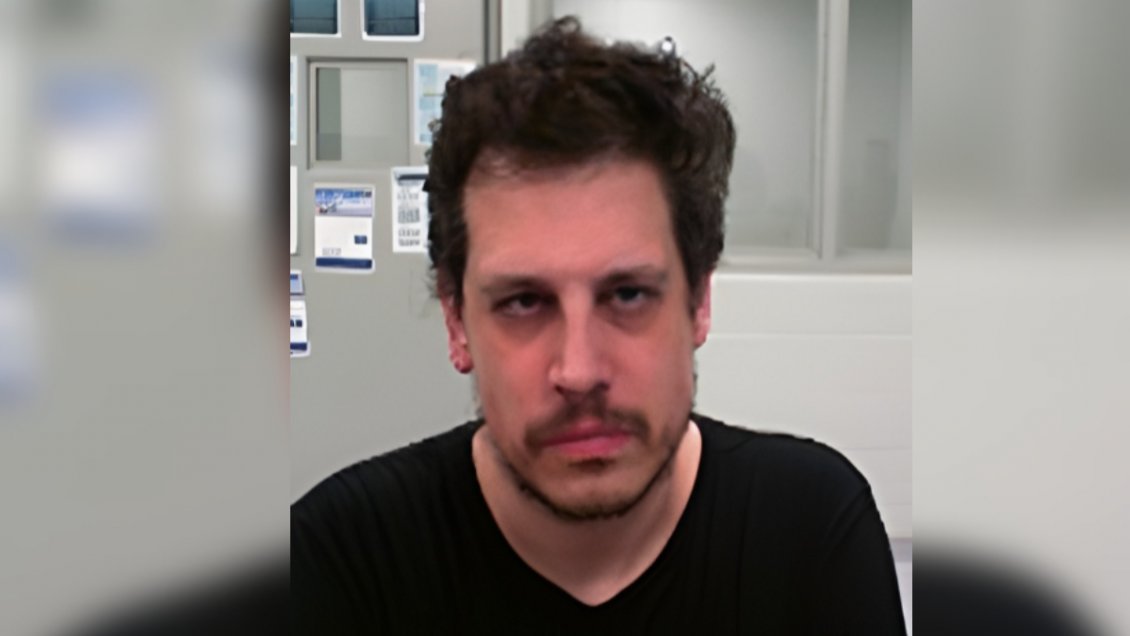 Influencer ultraderechista que pedía a gritos las expulsiones masivas fue deportado de EE.UU.