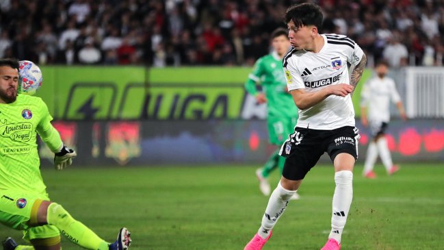 Leandro Hernández scores another stunning goal for Colo-Colo against Audax Italiano