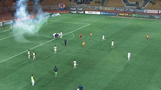 Coquimbo-Huachipato Match Suspended After Noise Bombs Thrown Onto Pitch