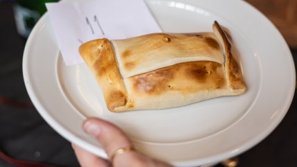 Otro podio: cronistas eligieron las "mejores empanadas" de Santiago