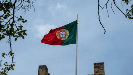 Presidente de Portugal promulgó reforma para acelerar la expulsión de migrantes
