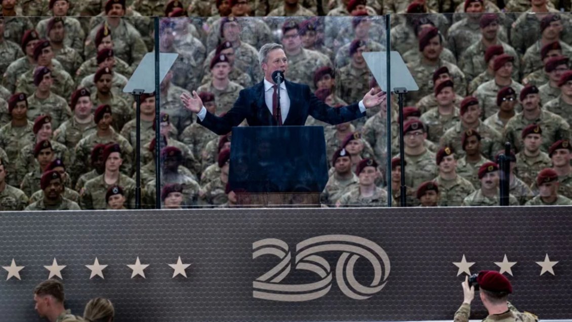 Renunció el secretario del Ejército de EE.UU. tras tensiones con el secretario de Guerra