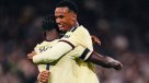Arsenal venció a Aston Villa y mantuvo su campaña perfecta en la Premier League
