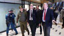 Ministro Arrau encabezó copamiento preventivo de Carabineros en el Metro Cardenal Caro