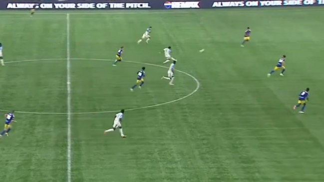  [VIDEO] Daniel Pereira anotó golazo de mitad de cancha para Montreal ante Vancouver Whitecaps 
