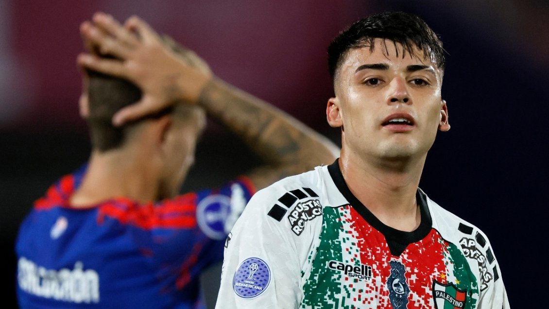 Duro golpe para Palestino: Ian Garguez fue operado y se perderá la recta final del torneo