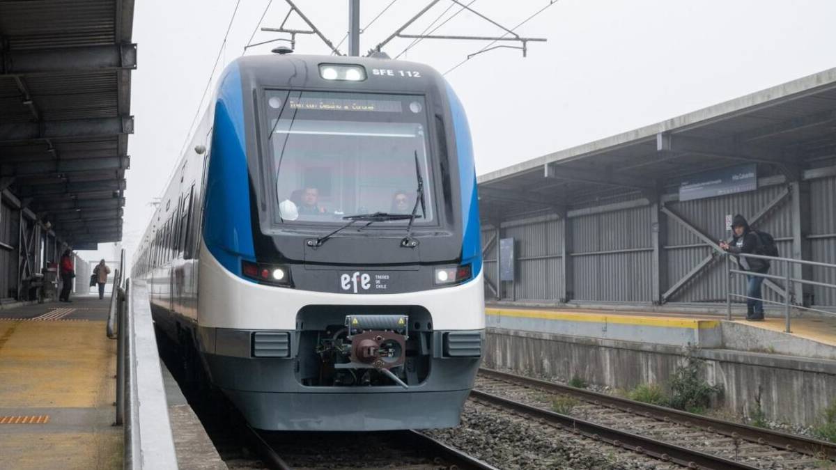 Talcahuano: micrero y pasajeros evitaron choque con Biotren tras panne en la vía férrea