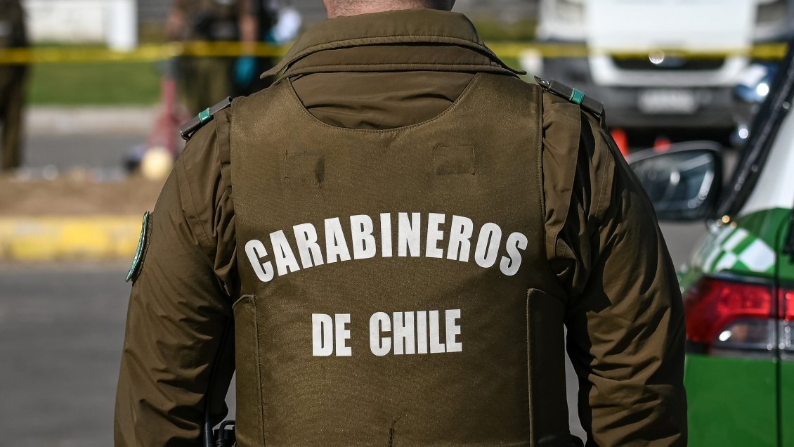Mayor de Carabineros fue detenido por hurto en Portal La Reina