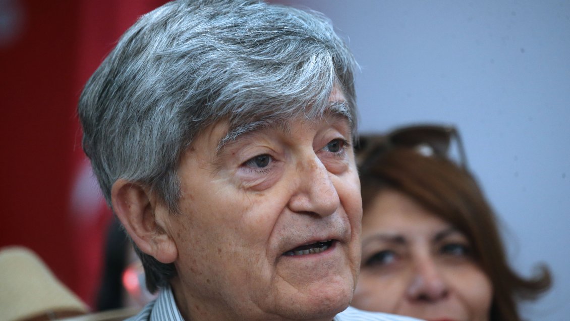 Camilo Escalona y su pensamiento político: Sus columnas en Cooperativa