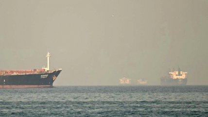   Irán respondió a EE.UU. con ataques a portaviones y embarcaciones en el estrecho de Ormuz 