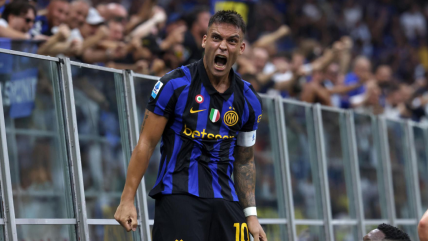   Lautaro Martínez comandó la remontada de Inter ante Napoli con un doblete 