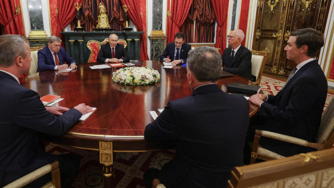 Putin abrió negociaciones sobre Ucrania con los emisarios de la Casa Blanca