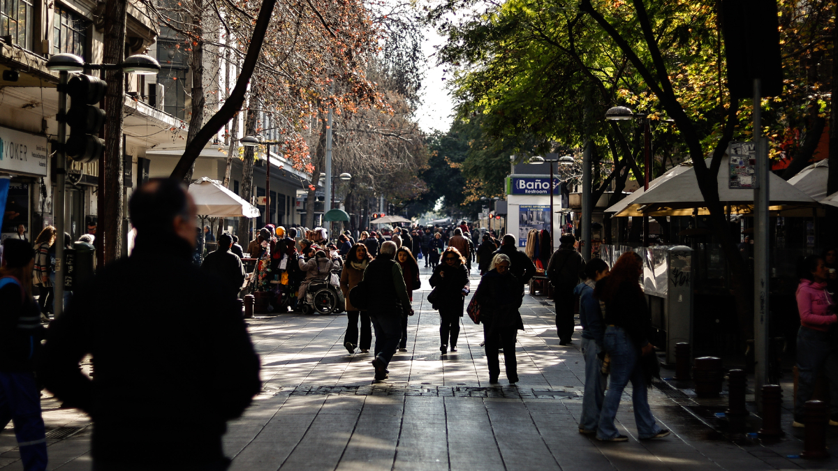 Se acaba el "veranito": Temperaturas bajarán en la zona central durante los próximos días