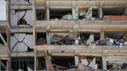 Venezuela demolerá 39 edificios dañados por el terremoto en La Guaira