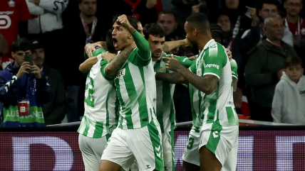   El Betis de Pellegrini debutó en la Champions con gran remontada a Lille en Francia 