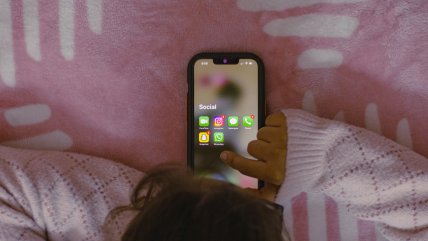   Creciendo Juntos: Las pantallas afectan el bienestar emocional de los niños 