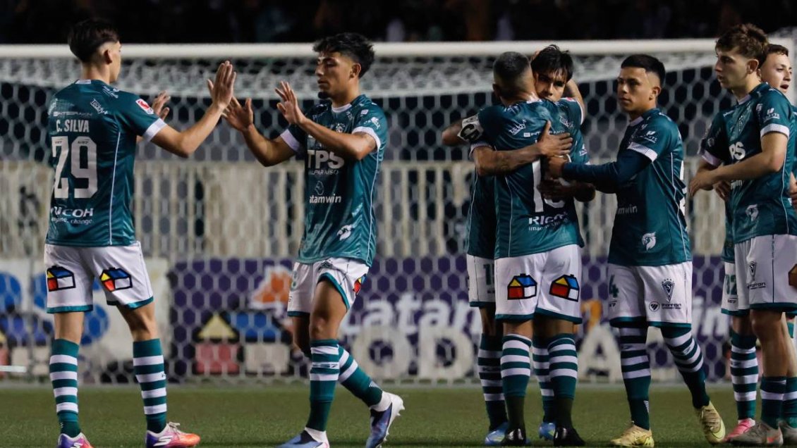 Ascenso: Santiago Wanderers enfrenta denuncia por vulneración a las bases tras último triunfo