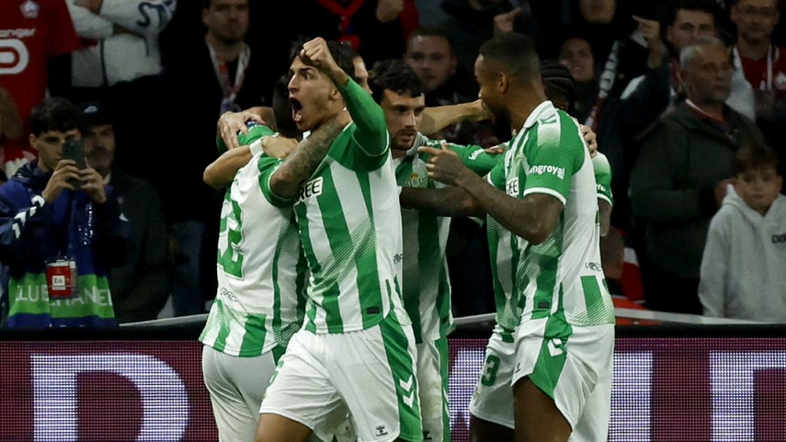 El Betis de Pellegrini debutó en la Champions con gran remontada a Lille en Francia