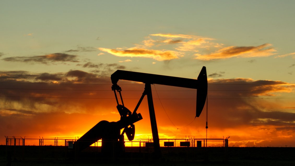 El petróleo de Texas subió hasta 92,65 dólares tras ataques de hutíes contra Arabia Saudí