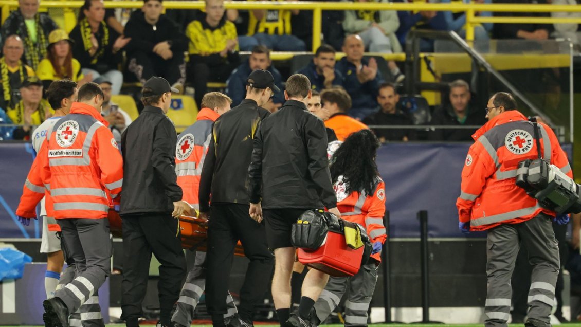 Jugador de B. Dortmund terminó en un hospital por problemas circulatorios en duelo de Champions