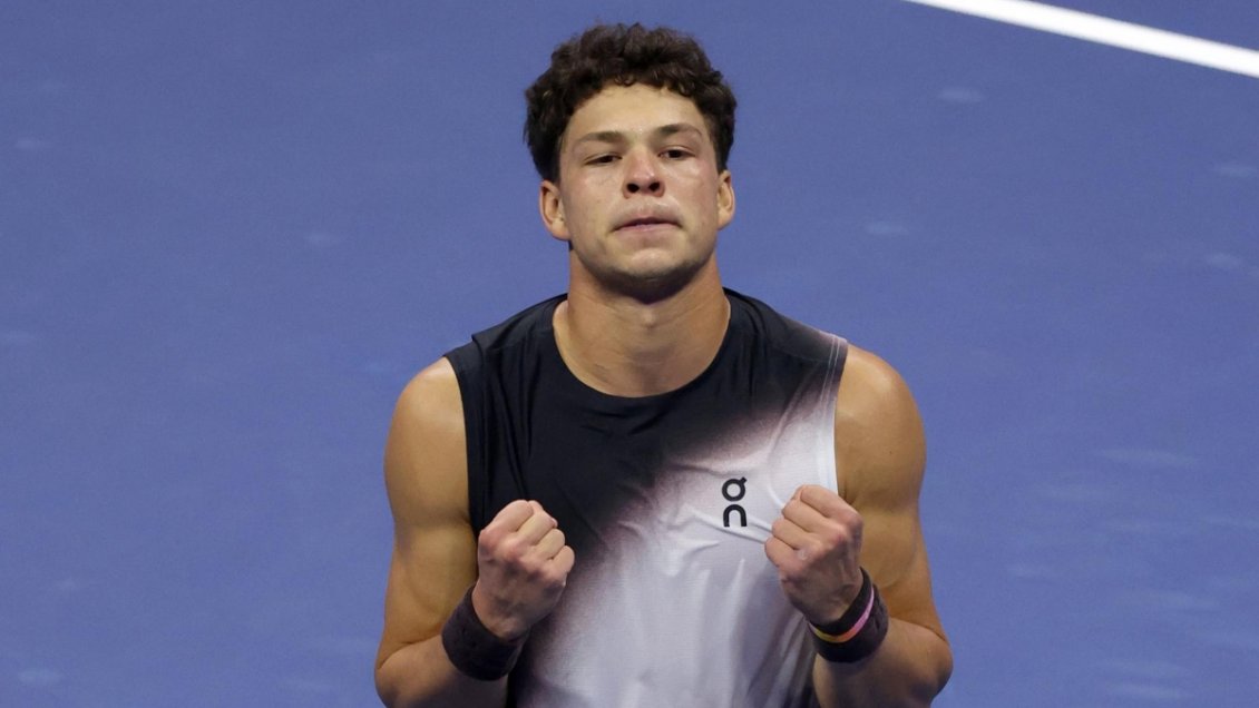 Shelton acabó con la inspiración de Alcaraz y avanzó a semifinales en el US Open