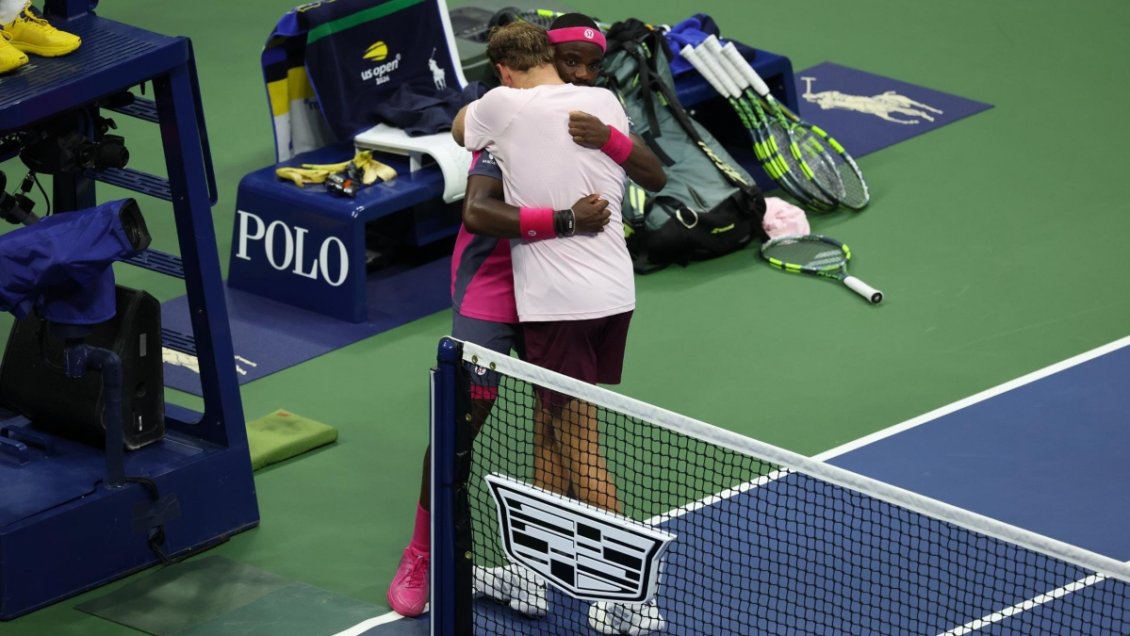 [VIDEO] Emotivo gesto: Tiafoe consoló a Michelsen tras épica remontada en el US Open